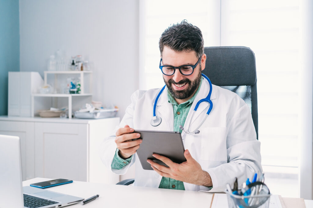 Outsourcing Physician Medical Billing Services for Faster Reimbursements