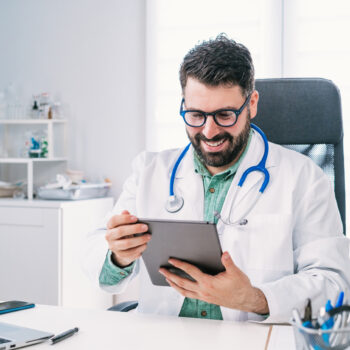 Outsourcing Physician Medical Billing Services for Faster Reimbursements